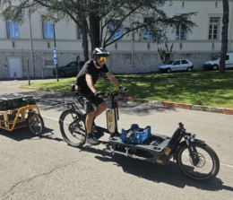 Du pain frais, bio, local et… livré à vélo au CH de Montfavet !